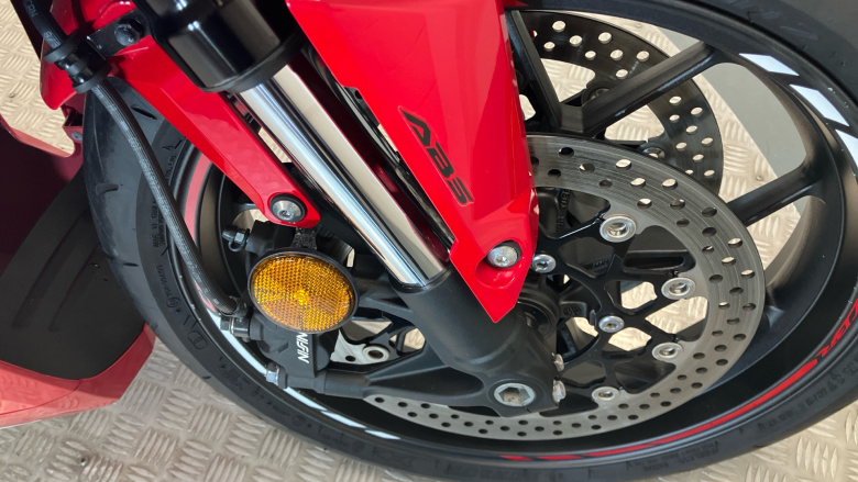 Honda CBR650R E-Clutch (24MY)